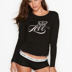 Victorias Secret Sleep tee X-Small Black love queen